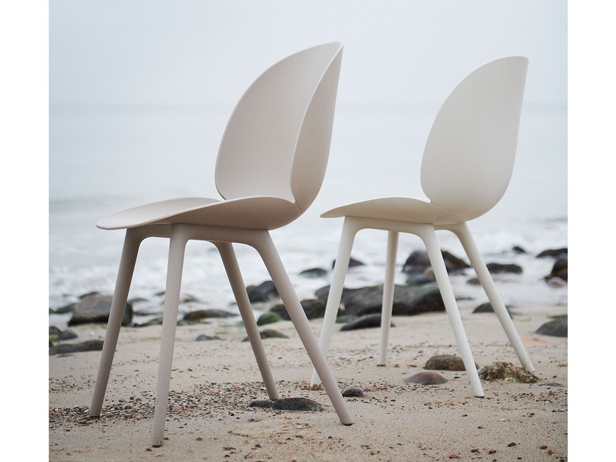 GUBI Beetle Dining Chair, Un-Upholstered - Plastic base, Monochrome,  Outdoor / グビ ビートル アウトドアチェア（ニューベージュ）