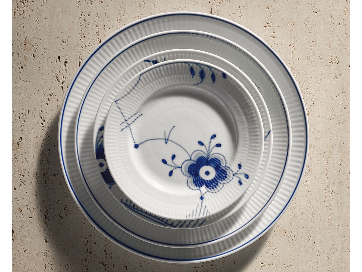Royal Copenhagen Blue Fluted Mega
Plate 17 / ロイヤル コペンハーゲン ブルーフルーテッド メガ プレート 17cm （食器・テーブルウェア > 皿・プレート） 2