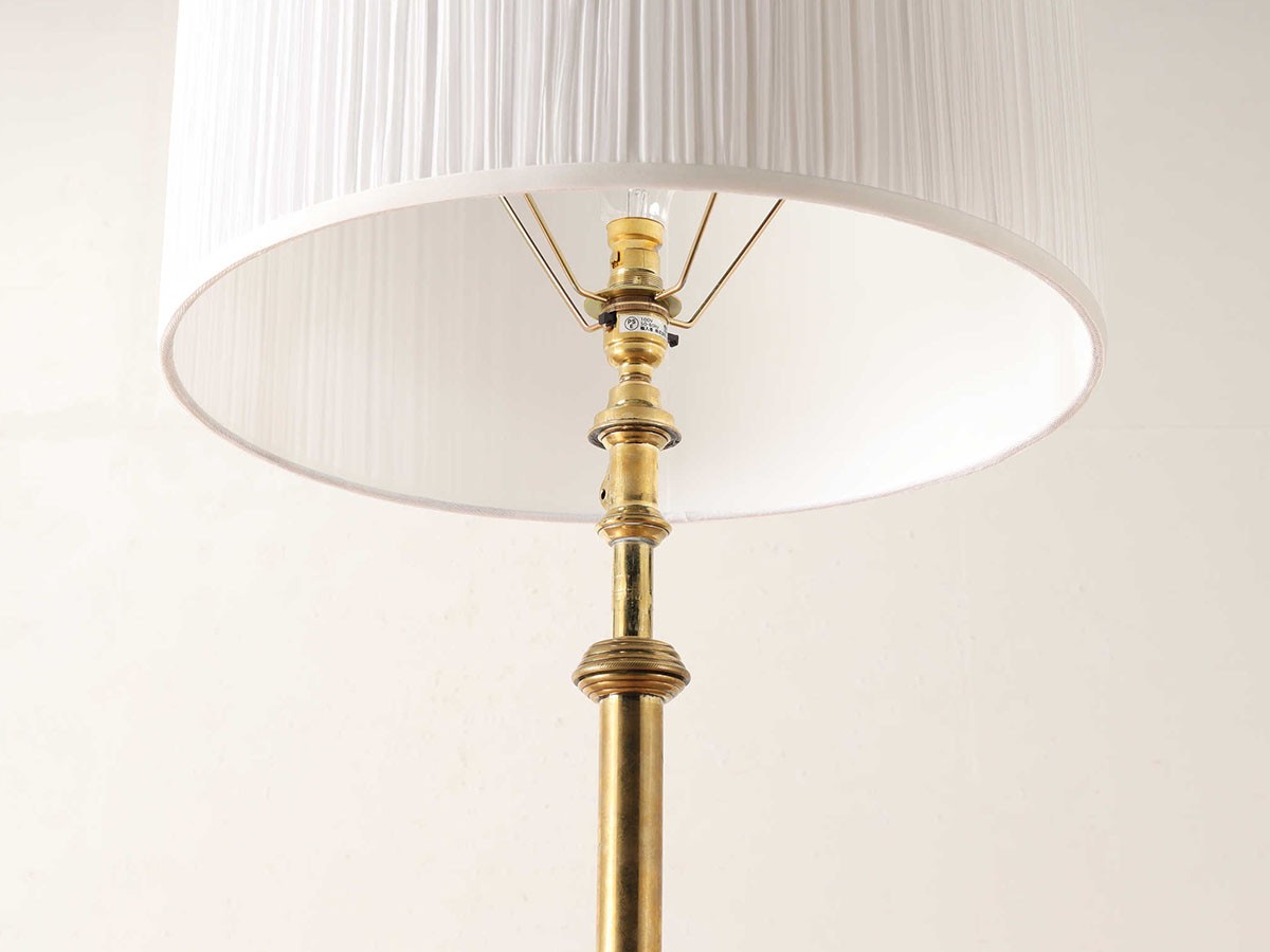 Lloyd's Antiques Real Antique
Brass Floor Lamp / ロイズ・アンティークス 英国アンティーク家具
ブラスフロアランプ QD009109 （ライト・照明 > フロアライト・フロアスタンド） 8
