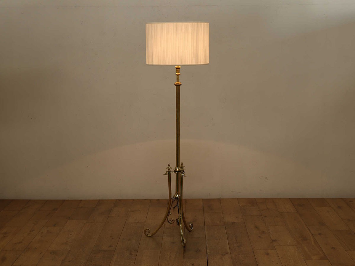 Lloyd's Antiques Real Antique
Brass Floor Lamp / ロイズ・アンティークス 英国アンティーク家具
ブラスフロアランプ QD009109 （ライト・照明 > フロアライト・フロアスタンド） 3