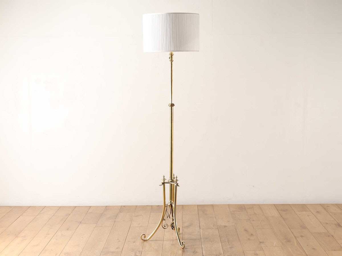 Lloyd's Antiques Real Antique
Brass Floor Lamp / ロイズ・アンティークス 英国アンティーク家具
ブラスフロアランプ QD009109 （ライト・照明 > フロアライト・フロアスタンド） 2