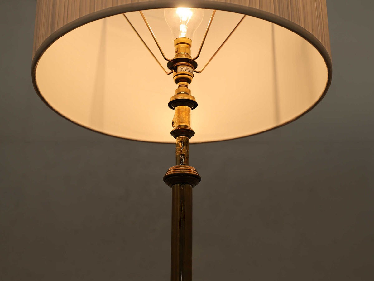 Lloyd's Antiques Real Antique
Brass Floor Lamp / ロイズ・アンティークス 英国アンティーク家具
ブラスフロアランプ QD009109 （ライト・照明 > フロアライト・フロアスタンド） 15