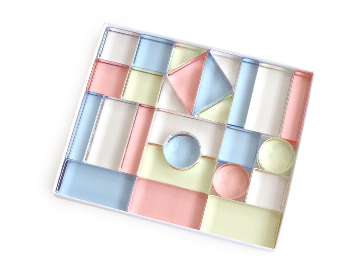 Lumiere Cubes / ルミエール キューブ
アクリル積み木 26ピース （キッズ家具・ベビー用品 > おもちゃ・玩具） 3