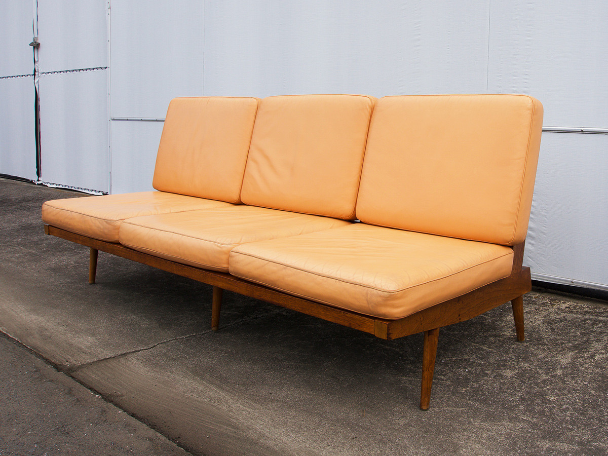 RE : Store Fixture UNITED ARROWS LTD. Leather Cushion Sofa 3 Seater / リ ストア フィクスチャー ユナイテッドアローズ レザークッション ソファ 3シーター （ソファ > 三人掛けソファ） 4