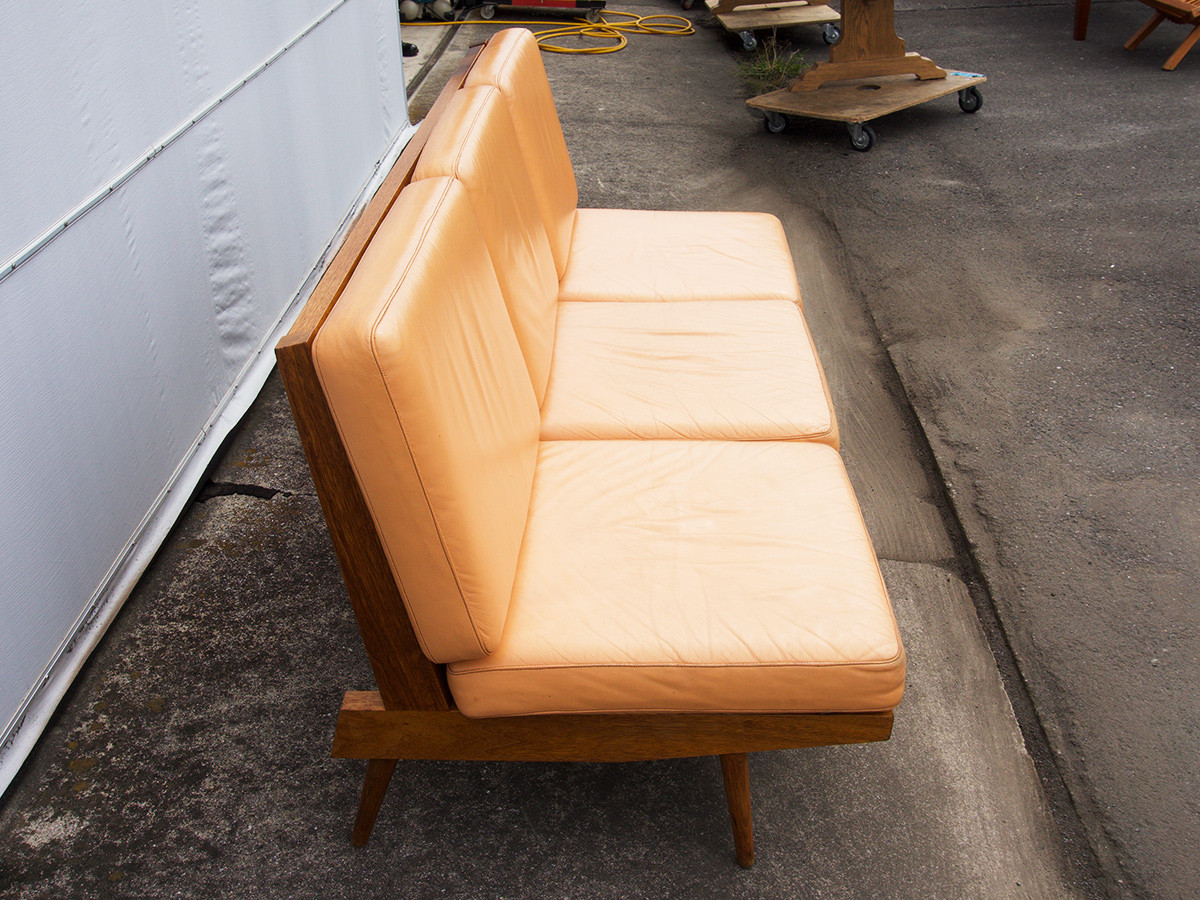 RE : Store Fixture UNITED ARROWS LTD. Leather Cushion Sofa 3 Seater / リ ストア フィクスチャー ユナイテッドアローズ レザークッション ソファ 3シーター （ソファ > 三人掛けソファ） 9