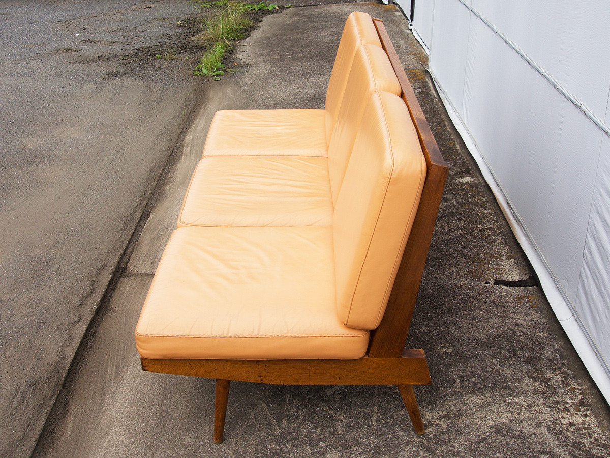 RE : Store Fixture UNITED ARROWS LTD. Leather Cushion Sofa 3 Seater / リ ストア フィクスチャー ユナイテッドアローズ レザークッション ソファ 3シーター （ソファ > 三人掛けソファ） 5