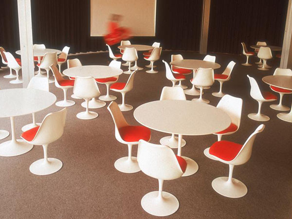 Saarinen Collection
Tulip Armless Chair 11