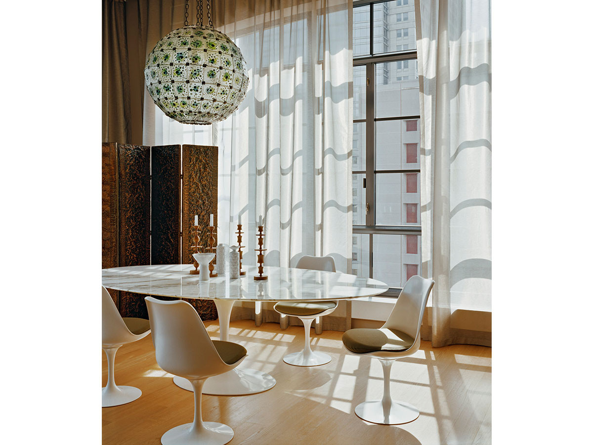 Saarinen Collection
Tulip Armless Chair 10