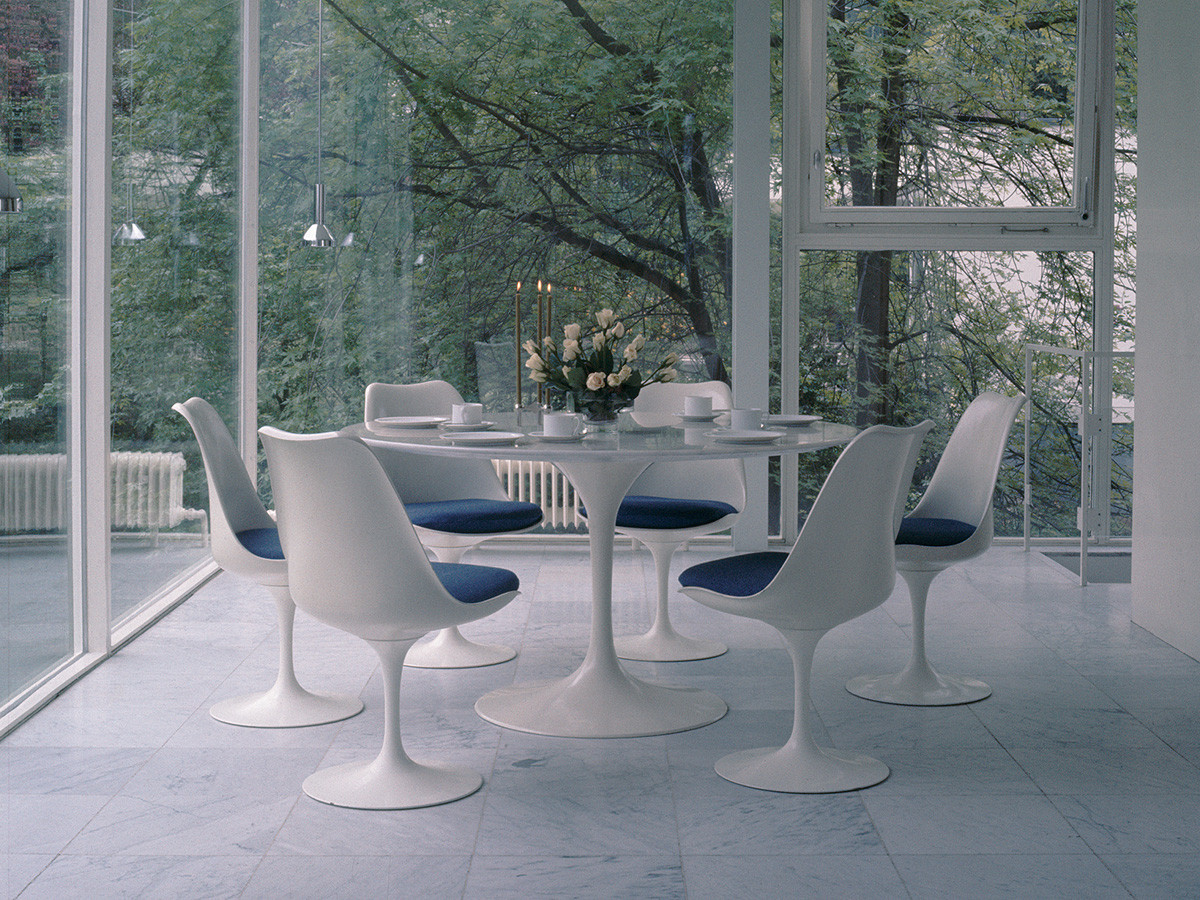 Saarinen Collection
Tulip Armless Chair 4