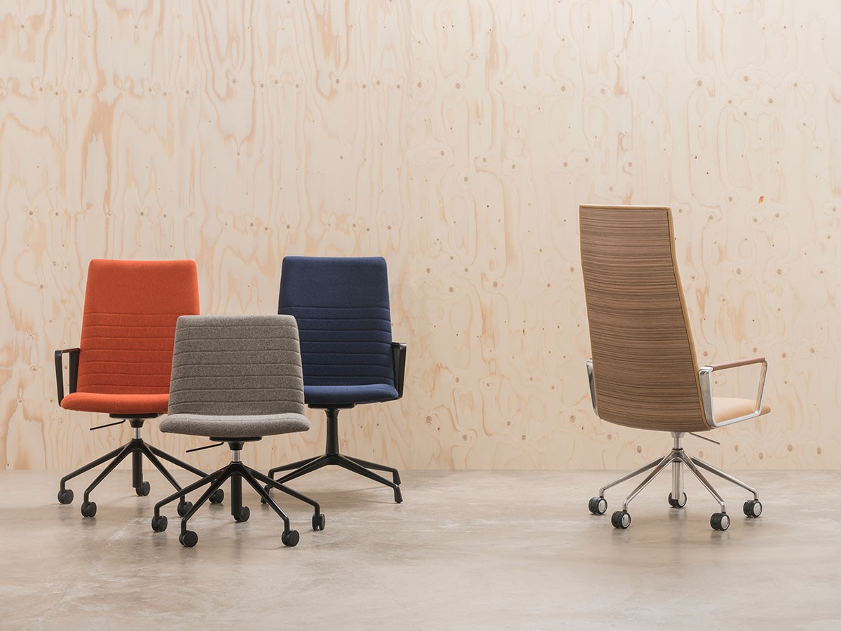 Andreu World Flex Executive Low Back Chair / アンドリュー・ワールド フレックス エグゼクティブ SI1856
ローバックチェア キャスターベース アルミニウム製 （チェア・椅子 > オフィスチェア・デスクチェア） 3
