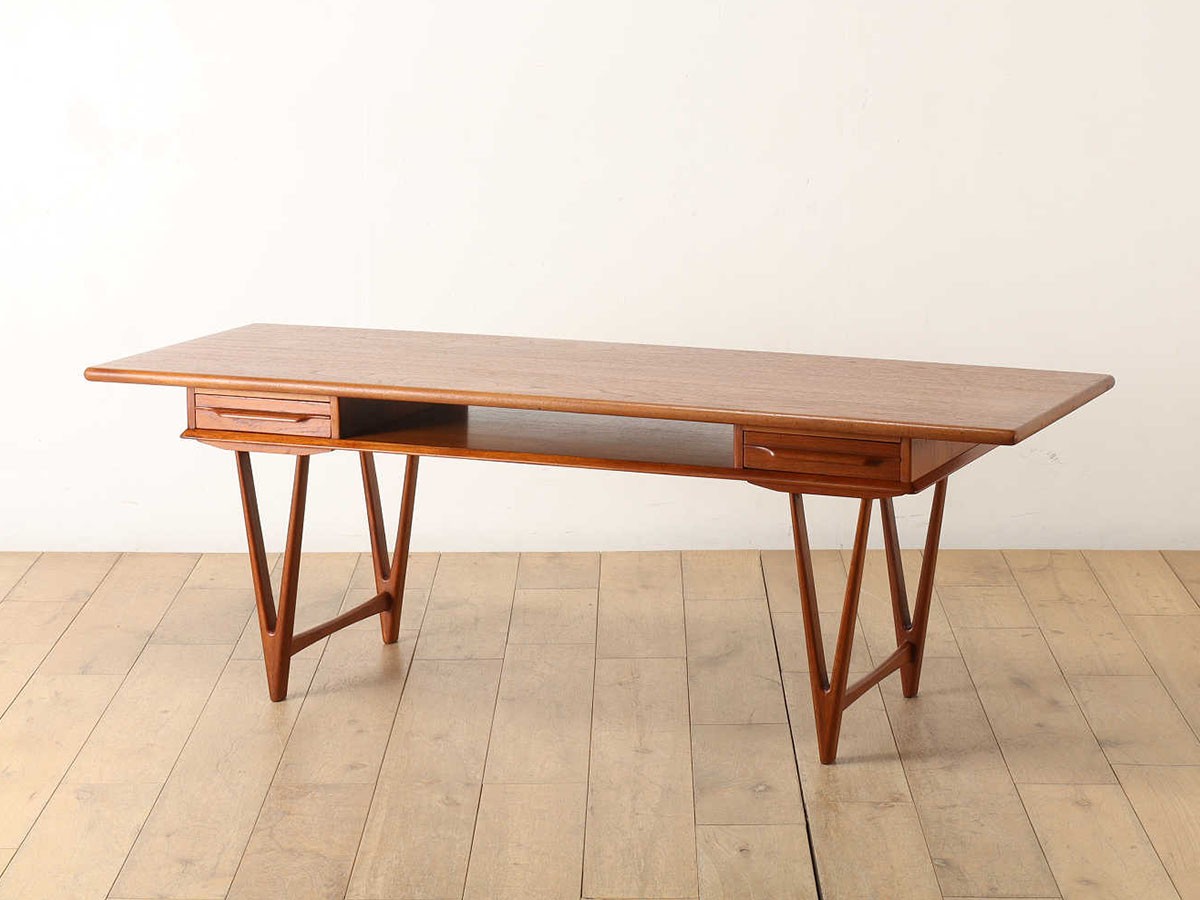 Lloyd's Antiques Real Antique
E.W. Bach Coffee Table Model.32 / ロイズ・アンティークス デンマークアンティーク家具
イー ダブリュー バッハ コーヒーテーブル モデル32 (テーブル > ローテーブル・リビングテーブル・座卓) 1