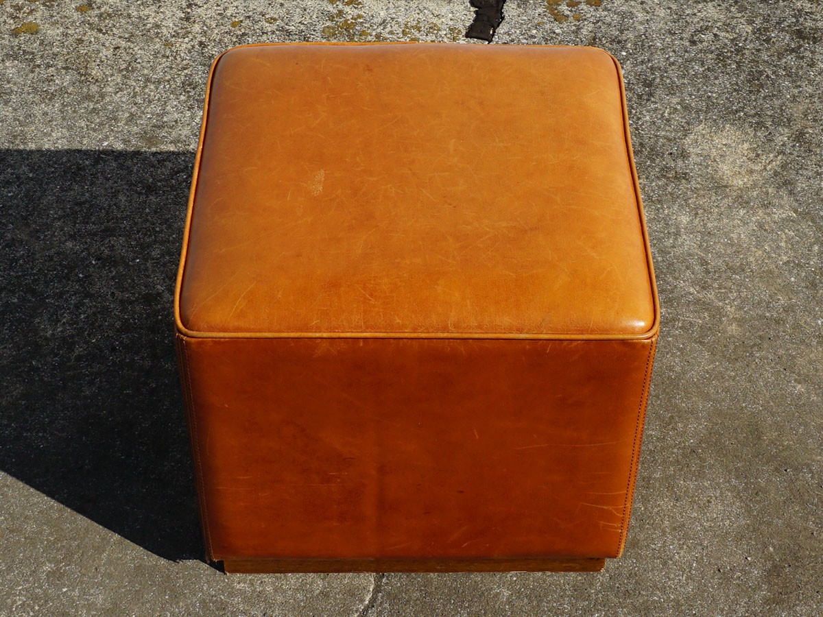 RE : Store Fixture UNITED ARROWS LTD. Leather Cube Stool C / リ