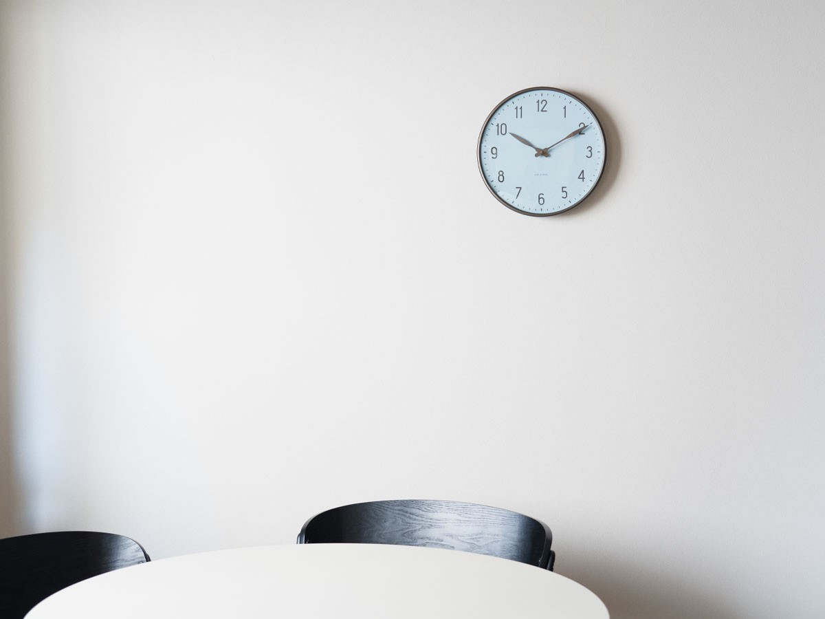 ARNE JACOBSEN
Station Royal Blue Wall Clock / アルネ・ヤコブセン
ステーション ロイヤルブルー ウォールクロック 直径29cm （時計 > 壁掛け時計） 3