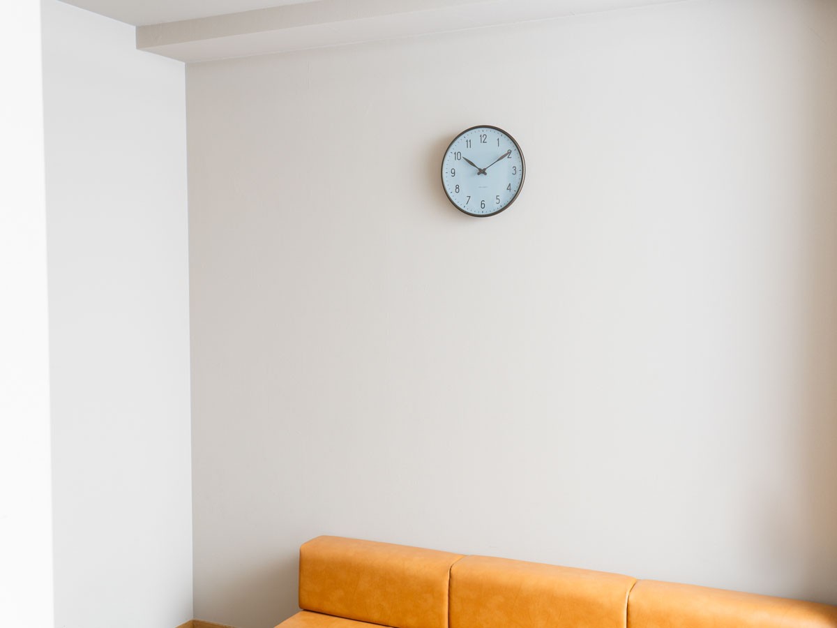 ARNE JACOBSEN
Station Royal Blue Wall Clock / アルネ・ヤコブセン
ステーション ロイヤルブルー ウォールクロック 直径29cm （時計 > 壁掛け時計） 5