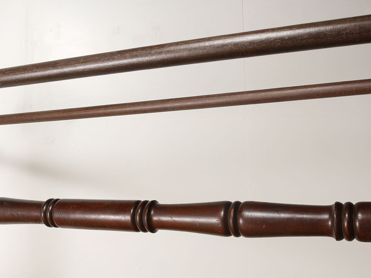 Lloyd's Antiques Real Antique
Victorian Hanging Rail / ロイズ・アンティークス 英国アンティーク家具
ヴィクトリアン ハンギングレール （ハンガーラック・コートハンガー > ハンガーラック） 4
