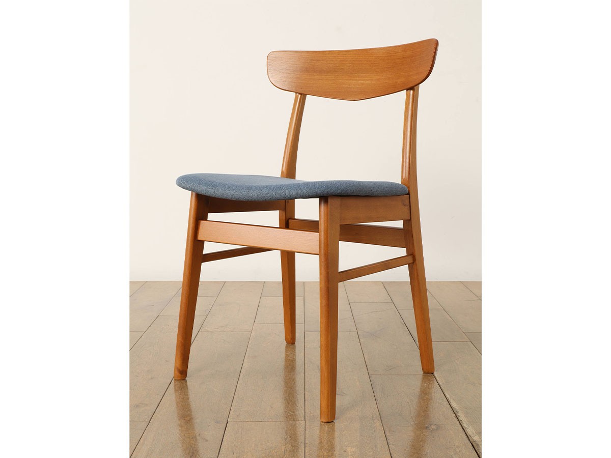Lloyd's Antiques Real Antique
Dining Chair / ロイズ・アンティークス デンマークアンティーク家具
ダイニングチェア QM008407 （チェア・椅子 > ダイニングチェア） 9