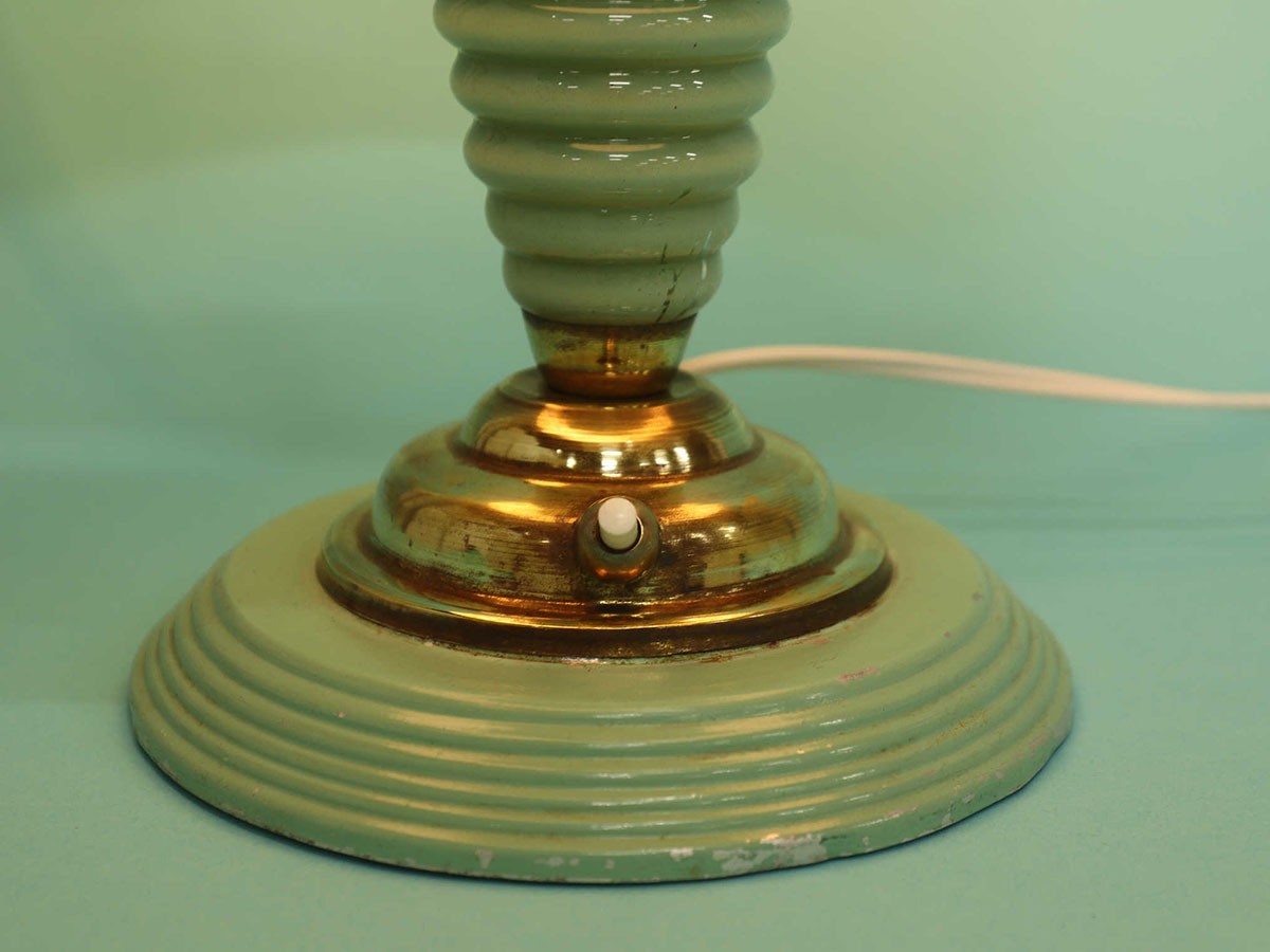 Lloyd's Antiques Real Antique
Italian Green Glass Table Lamp / ロイズ・アンティークス イタリアアンティーク家具
イタリアン グリーングラス テーブルランプ （ライト・照明 > テーブルランプ） 11