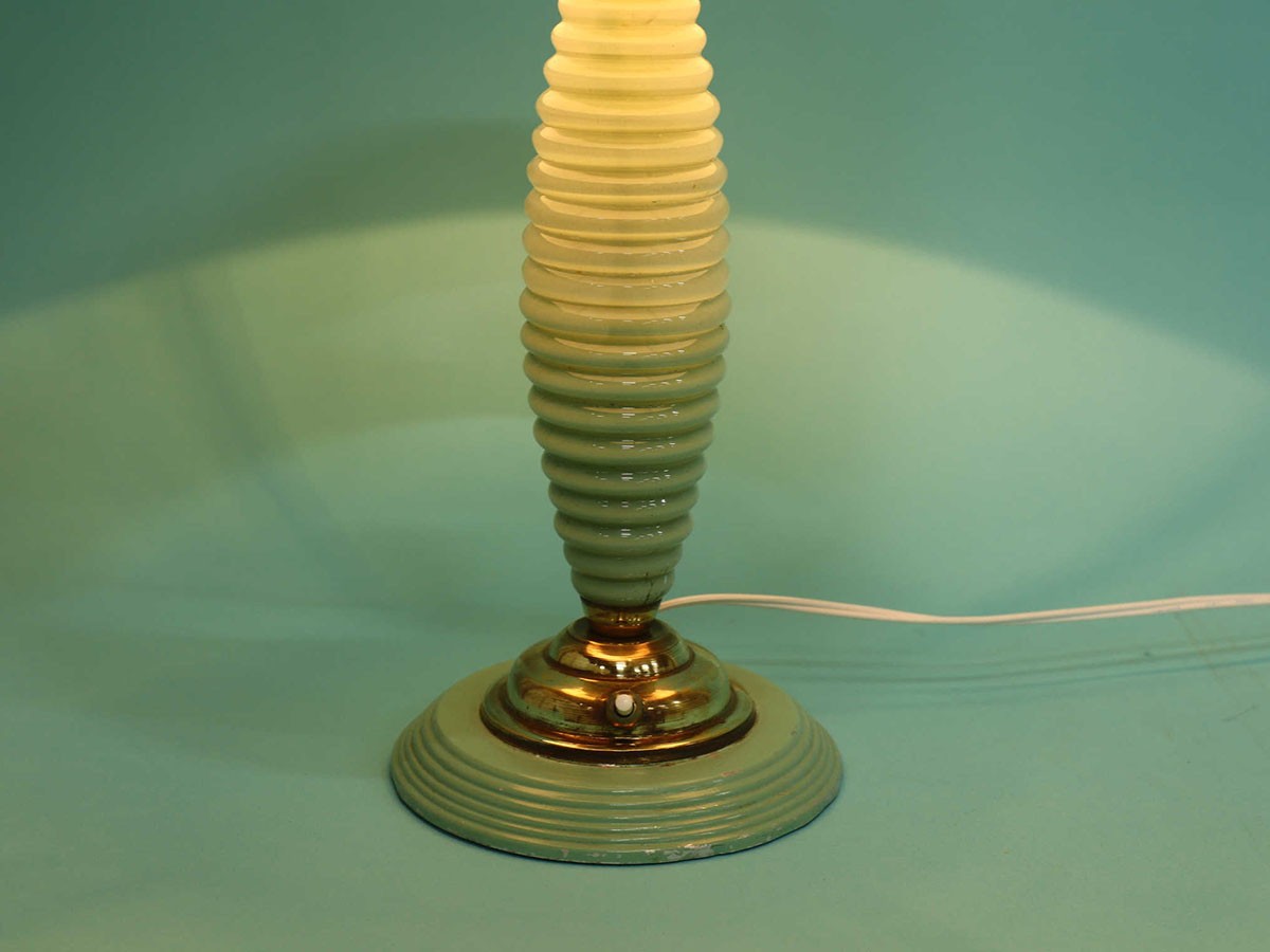 Lloyd's Antiques Real Antique
Italian Green Glass Table Lamp / ロイズ・アンティークス イタリアアンティーク家具
イタリアン グリーングラス テーブルランプ （ライト・照明 > テーブルランプ） 10