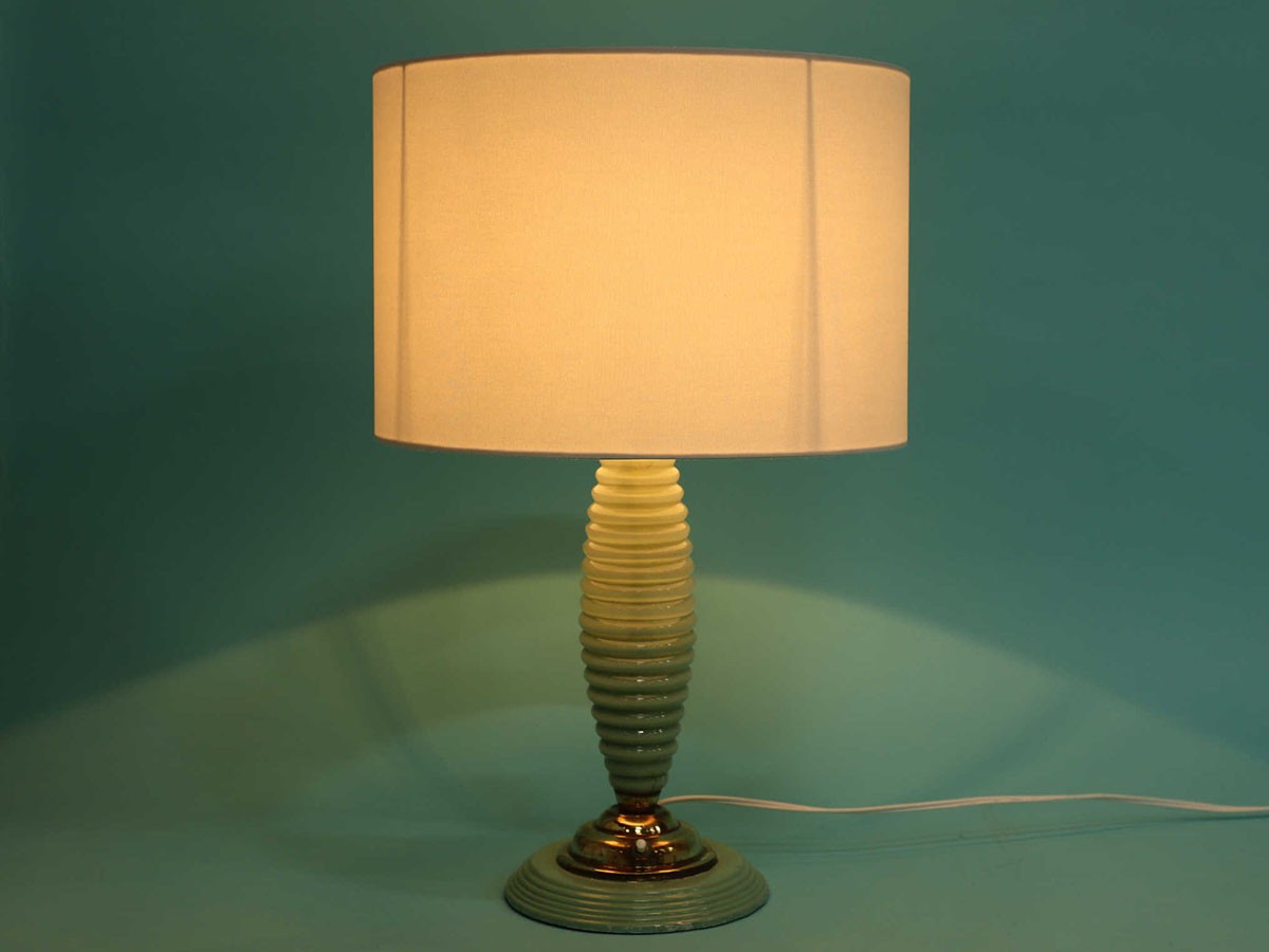 Lloyd's Antiques Real Antique
Italian Green Glass Table Lamp / ロイズ・アンティークス イタリアアンティーク家具
イタリアン グリーングラス テーブルランプ （ライト・照明 > テーブルランプ） 7