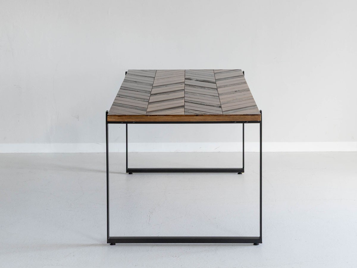 Knot antiques MATERIA DINING TABLE / ノットアンティークス マテリア ダイニングテーブル
ヘリンボーン柄天板 + No.4脚（ロの字脚） （テーブル > ダイニングテーブル） 22