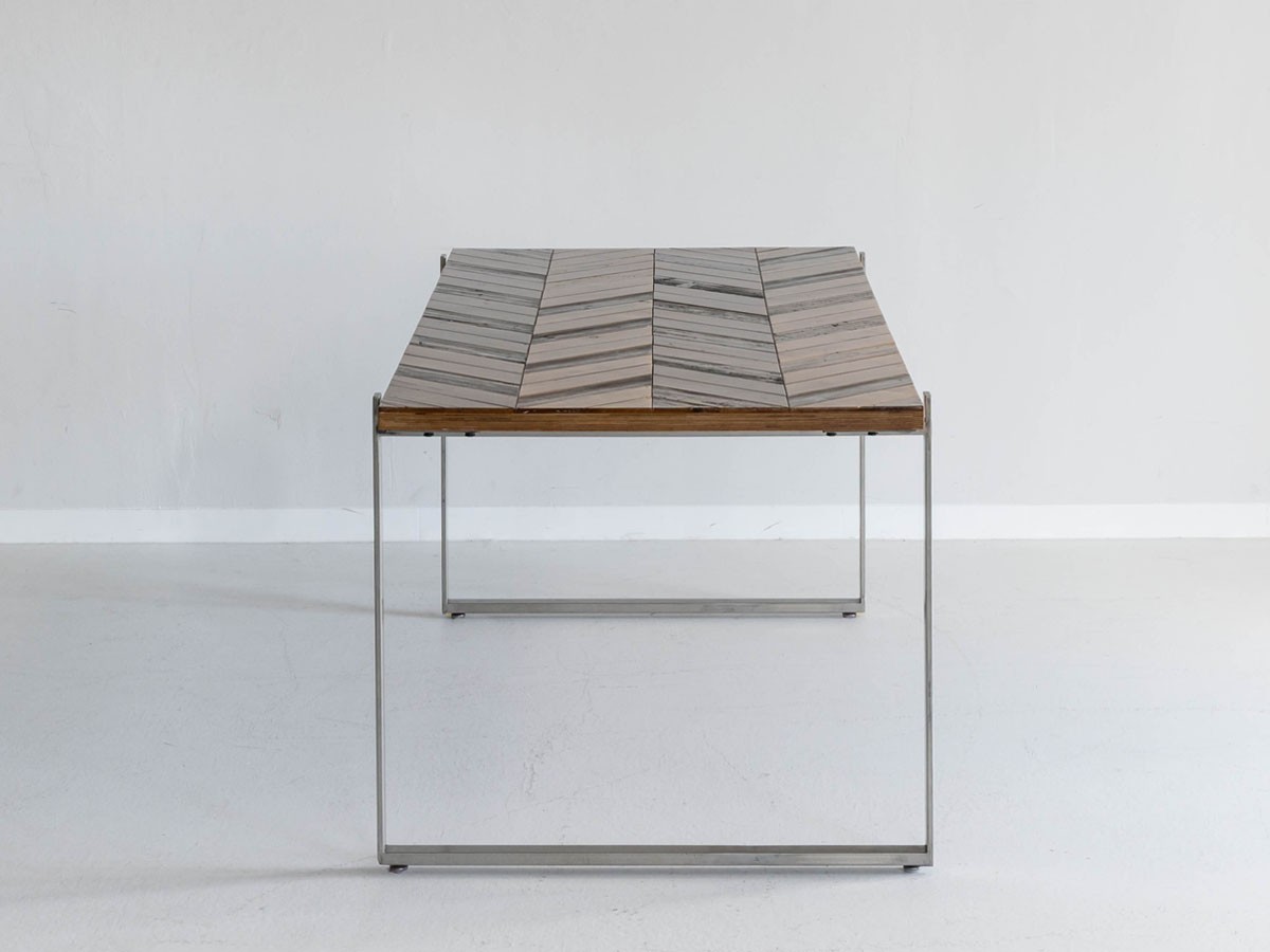 Knot antiques MATERIA DINING TABLE / ノットアンティークス マテリア ダイニングテーブル
ヘリンボーン柄天板 + No.4脚（ロの字脚） （テーブル > ダイニングテーブル） 25