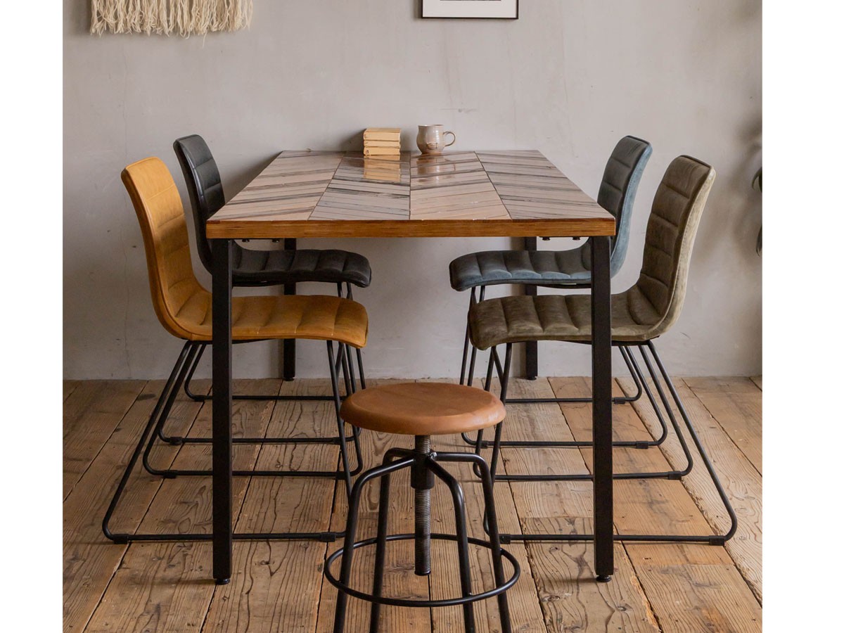 Knot antiques MATERIA DINING TABLE / ノットアンティークス マテリア ダイニングテーブル
ヘリンボーン柄天板 + No.4脚（ロの字脚） （テーブル > ダイニングテーブル） 15
