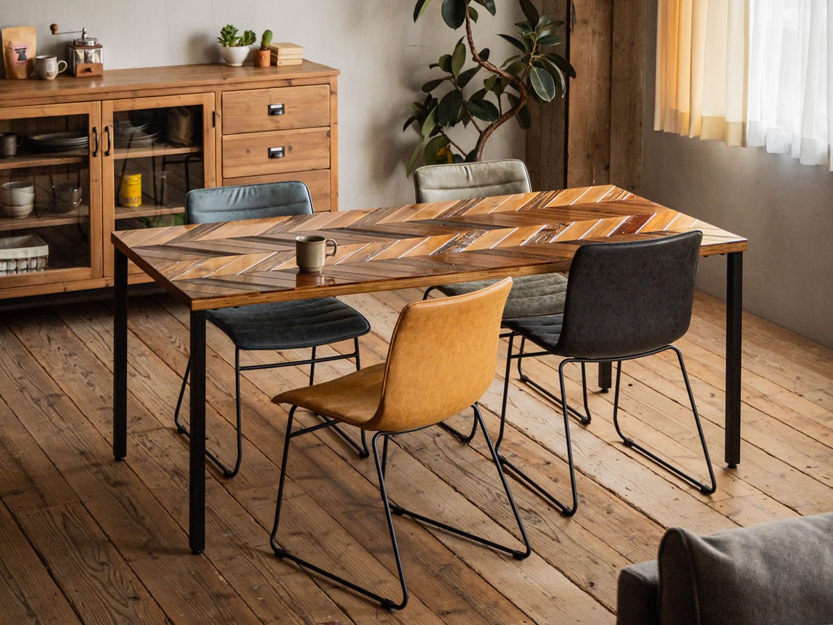 Knot antiques MATERIA DINING TABLE / ノットアンティークス マテリア ダイニングテーブル
ヘリンボーン柄天板 + No.4脚（ロの字脚） （テーブル > ダイニングテーブル） 13