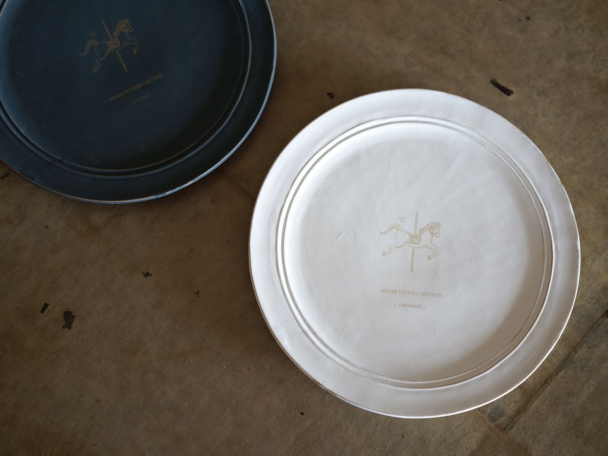 MISHIM POTTERY CREATION StiLL round “year”plate S 2026 / ミシンポタリークリエイション スティル ラウンド イヤープレート S 2026（胡粉） （食器・テーブルウェア > 皿・プレート） 7