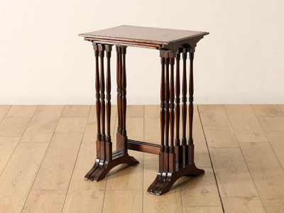 Lloyd's Antiques Real Antique Nest Of Tables / ロイズ