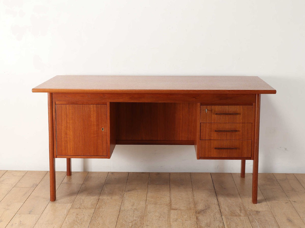 Lloyd's Antiques Real Antique Desk / ロイズ・アンティークス