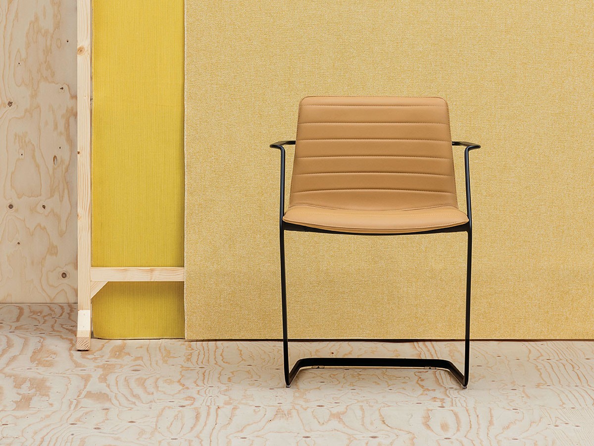 Andreu World Flex Chair
Armchair
Thermo-polymer Shell / アンドリュー・ワールド フレックス チェア SO1360
アームチェア カンチレバーベース（サーモポリマーシェル） （チェア・椅子 > ダイニングチェア） 4