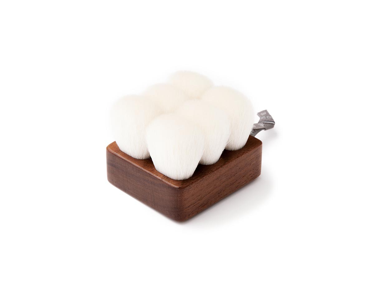 SHAQUDA SUVE BODY BRUSH SHORT