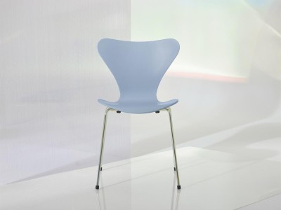 FRITZ HANSEN Right Now Delivery SERIES 7 7:14 AM COLOUR