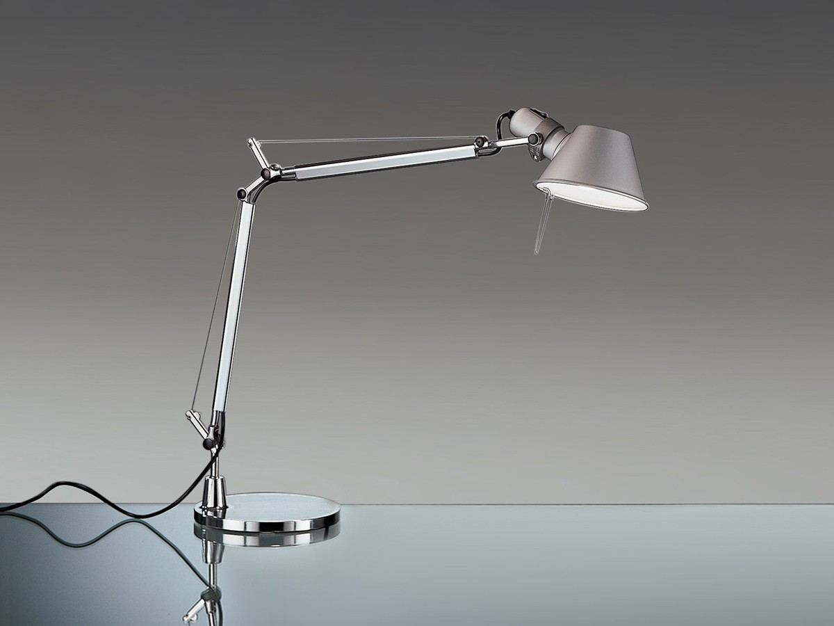 desk lamp artemide