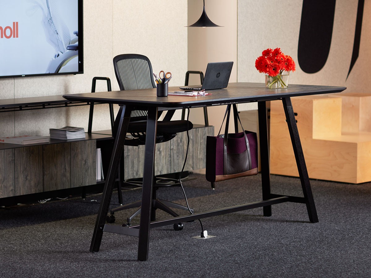 Knoll Office Rockwell Unscripted Tall Table / ノルオフィス ロックウェル アンスクリプテッド 
トールテーブル（メラミン天板） （テーブル > カウンターテーブル・バーテーブル） 30