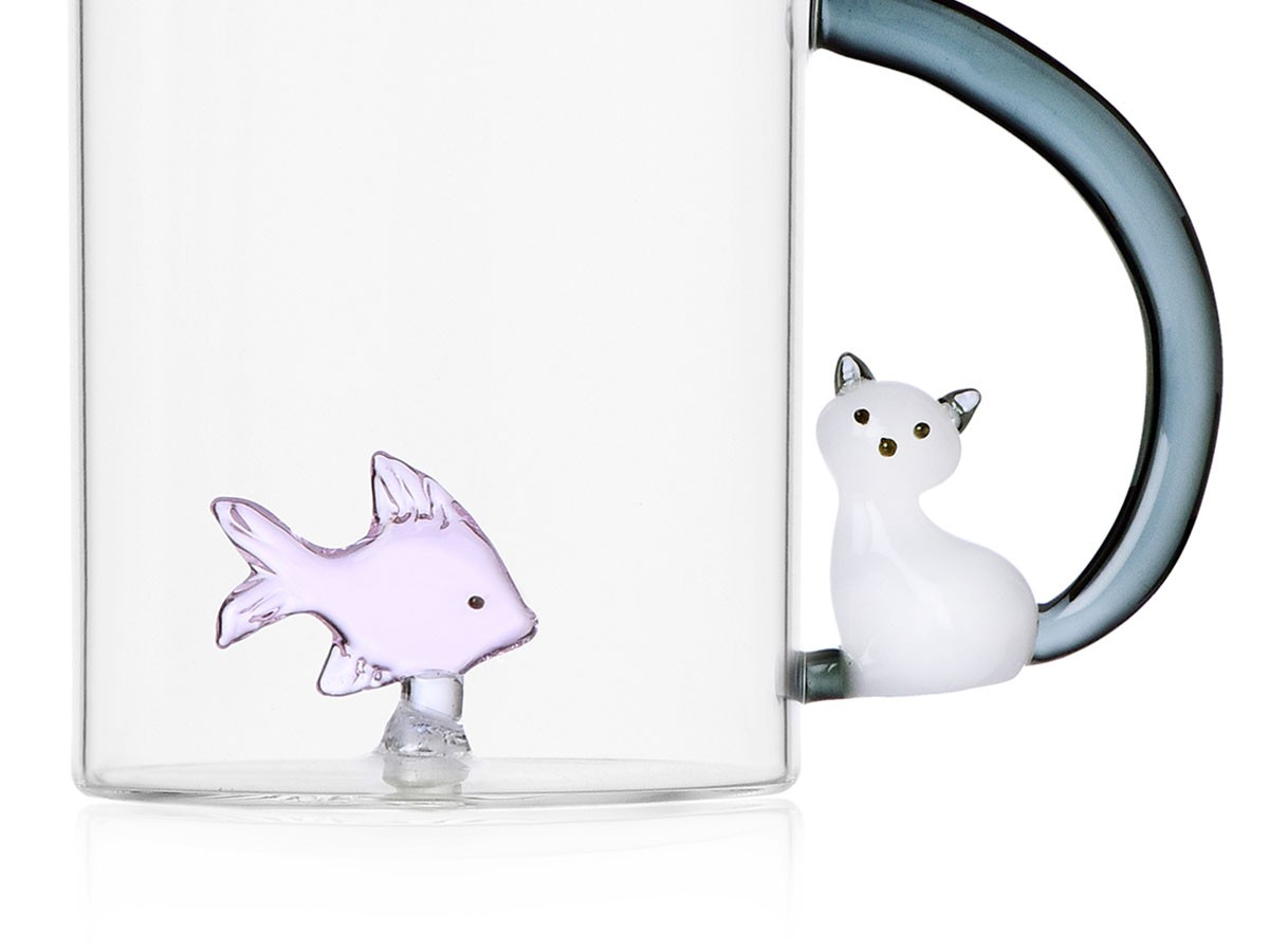 ICHENDORF MILANO Tabby Cat Mug
Pink Fish & White Cat with Smoke Tail / イッケンドルフ・ミラノ タビーキャット マグ
ピンクフィッシュ & ホワイトキャット with スモークテール 450ml （食器・テーブルウェア > マグカップ） 2