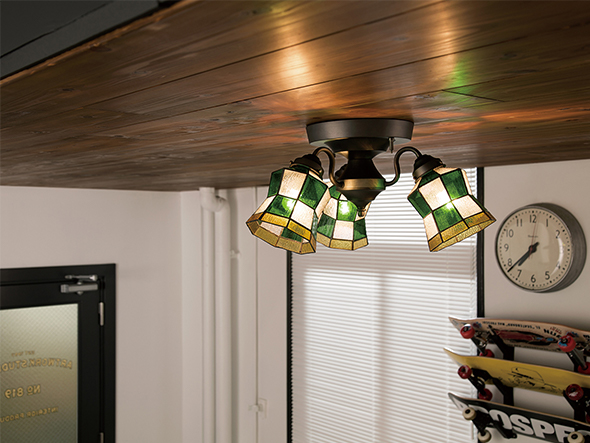 CUSTOM SERIES
3 Ceiling Lamp × Stained Glass Checker / カスタムシリーズ
3灯シーリングランプ × ステンドグラス（チェッカー） （ライト・照明 > シーリングライト） 2