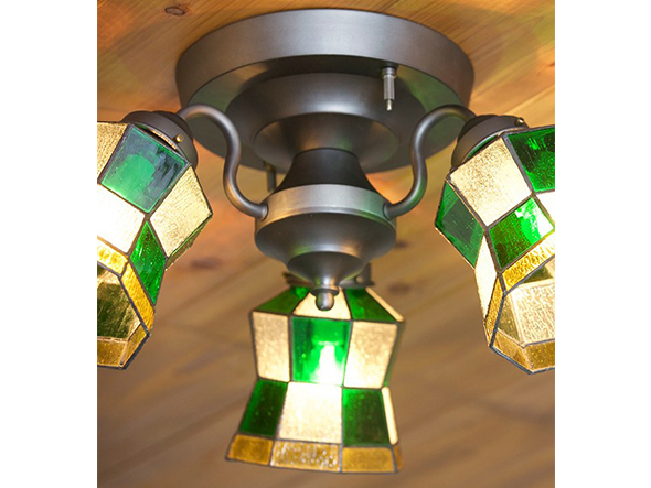CUSTOM SERIES
3 Ceiling Lamp × Stained Glass Checker / カスタムシリーズ
3灯シーリングランプ × ステンドグラス（チェッカー） （ライト・照明 > シーリングライト） 4