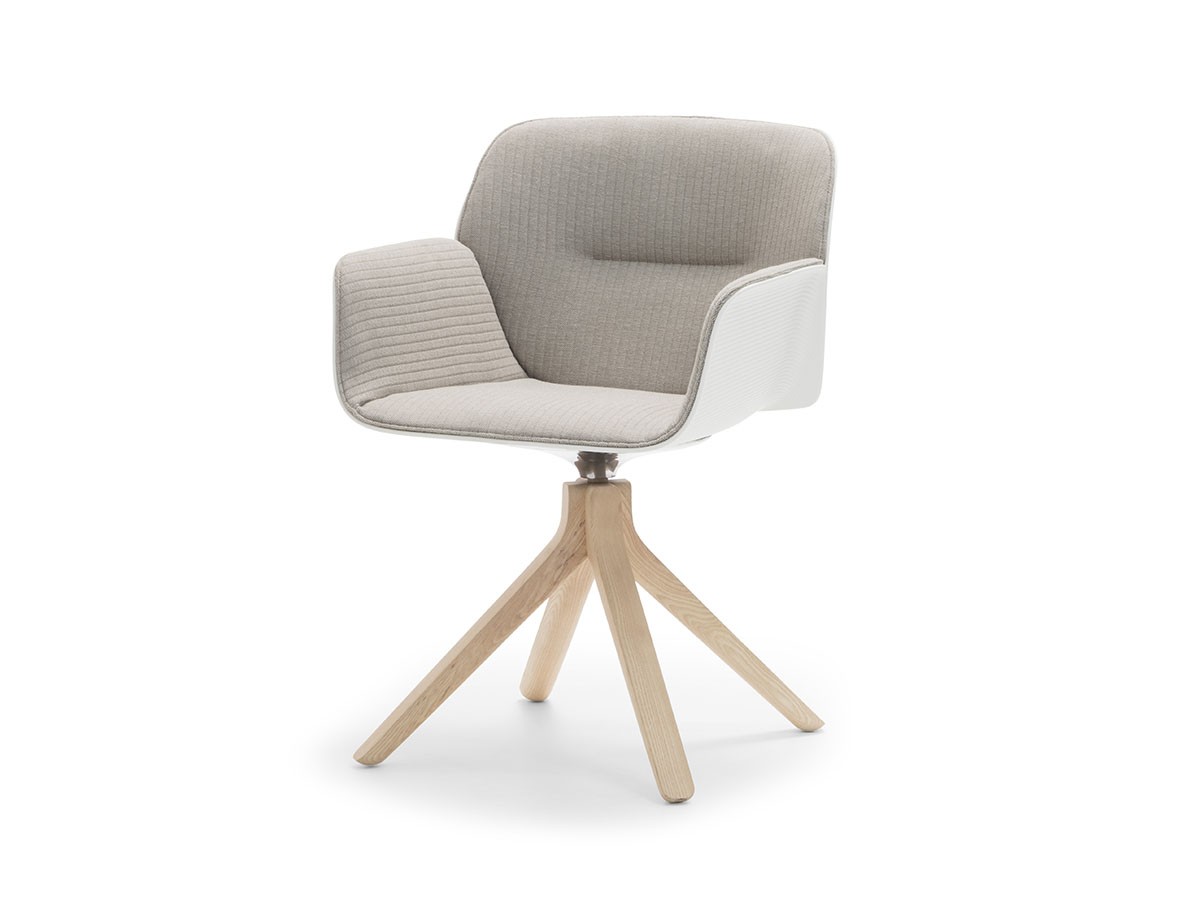 Andreu World Nuez Armchair
Upholstered Shell Pad