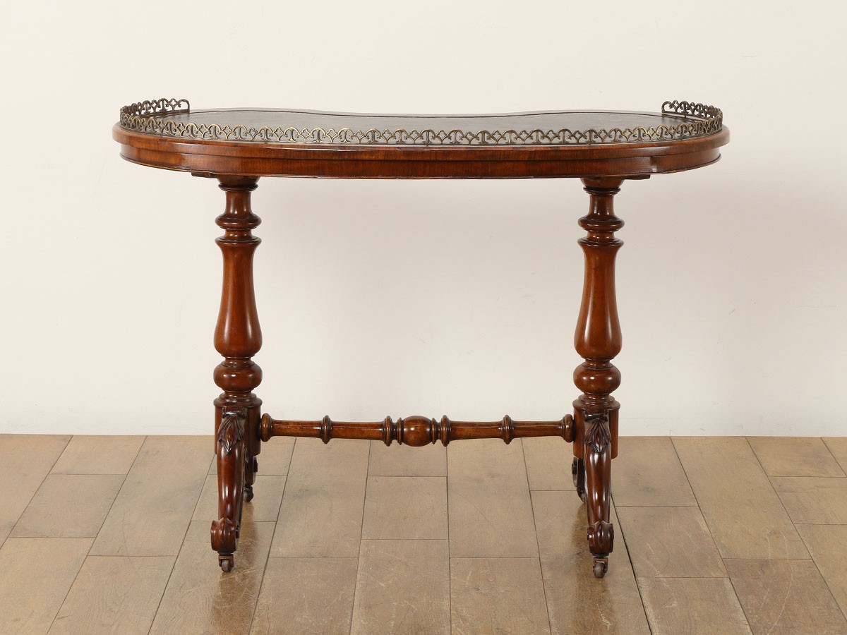 Lloyd's Antiques Real Antique
Leather Top Kidney Table / ロイズ・アンティークス 英国アンティーク家具
レザートップキドニーテーブル （デスク・机 > デスク・パソコンデスク・袖机） 3