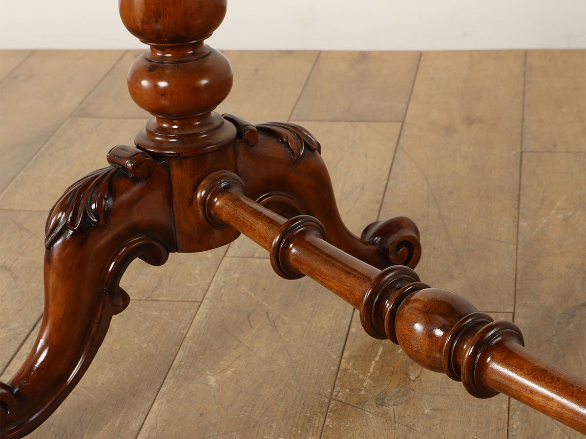 Lloyd's Antiques Real Antique
Leather Top Kidney Table / ロイズ・アンティークス 英国アンティーク家具
レザートップキドニーテーブル （デスク・机 > デスク・パソコンデスク・袖机） 11