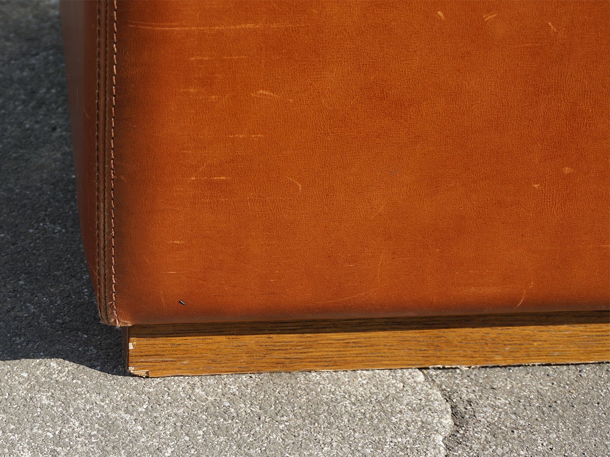 RE : Store Fixture UNITED ARROWS LTD. Leather Cube Stool A