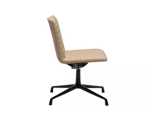 Andreu World Flex Executive Low Back Chair / アンドリュー・ワールド フレックス エグゼクティブ SI1838
ローバックチェア 回転式スターベース （チェア・椅子 > オフィスチェア・デスクチェア） 3