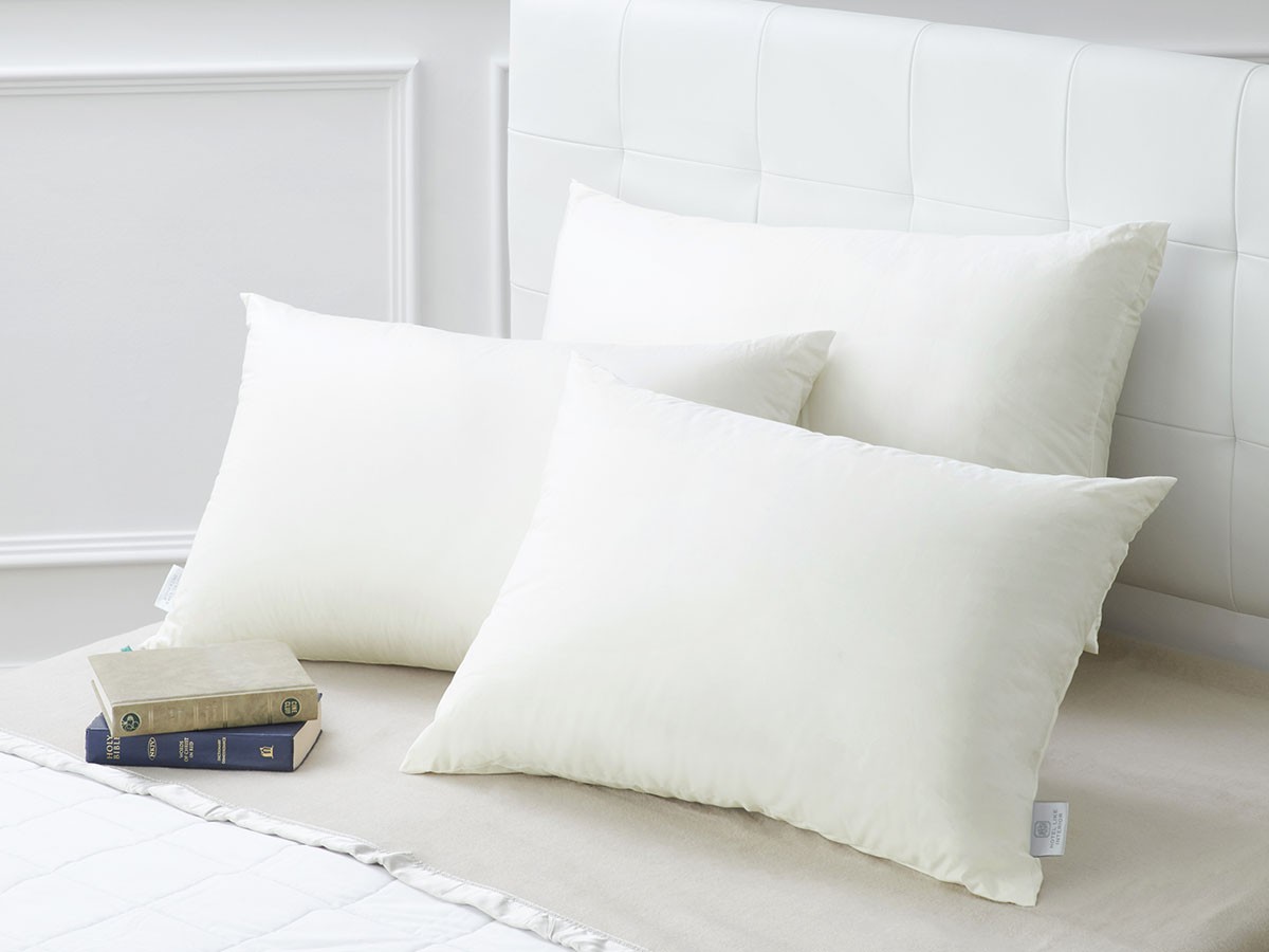 HOTEL LIKE INTERIOR Down Feather Pillow / ホテルライクインテリア 3層構造ダウンフェザーピロー （寝具・タオル > 枕） 1