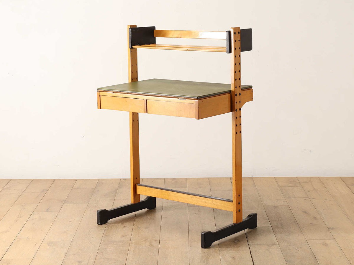 Lloyd's Antiques Real Antique
Fratelli Reguitti Desk With Shelf / ロイズ・アンティークス イタリアアンティーク家具
フラテッリ レギッティ デスク ウィズ シェルフ （デスク・机 > デスク・パソコンデスク・袖机） 7