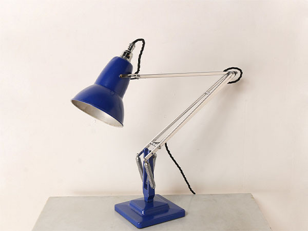 Lloyd's Antiques Real Antique
Anglepoise Desk Lamp / ロイズ・アンティークス イギリスアンティーク家具
アングルポイズ デスクランプ （ライト・照明 > デスクライト） 17