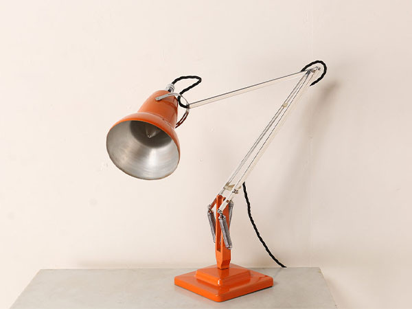 Lloyd's Antiques Real Antique
Anglepoise Desk Lamp / ロイズ・アンティークス イギリスアンティーク家具
アングルポイズ デスクランプ （ライト・照明 > デスクライト） 34