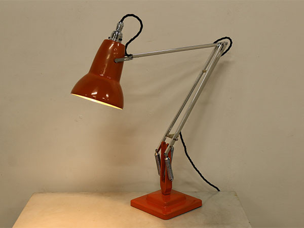 Lloyd's Antiques Real Antique
Anglepoise Desk Lamp / ロイズ・アンティークス イギリスアンティーク家具
アングルポイズ デスクランプ （ライト・照明 > デスクライト） 2
