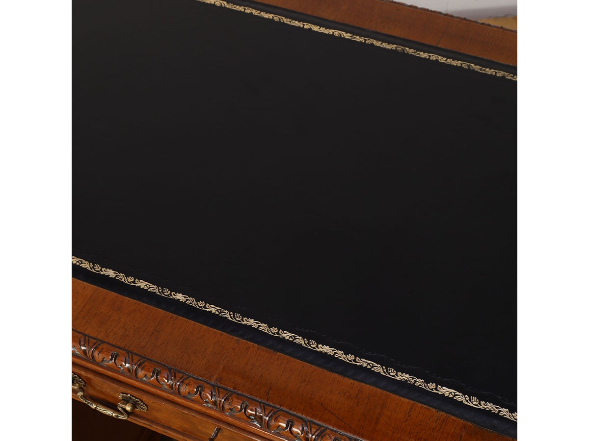 Lloyd's Antiques Real Antique
Leather Top Desk / ロイズ・アンティークス 英国アンティーク家具
レザートップデスク （デスク・机 > デスク・パソコンデスク・袖机） 8