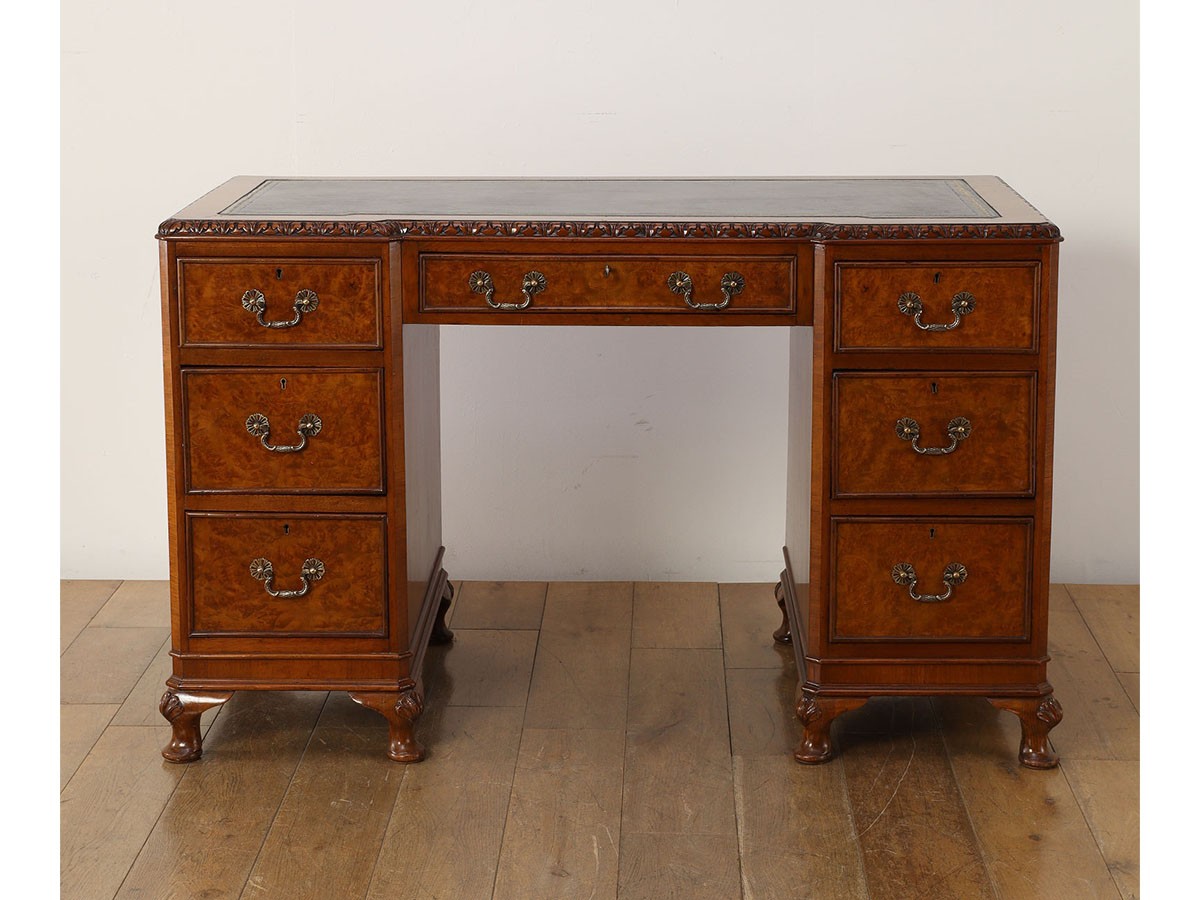 Lloyd's Antiques Real Antique
Leather Top Desk / ロイズ・アンティークス 英国アンティーク家具
レザートップデスク （デスク・机 > デスク・パソコンデスク・袖机） 2